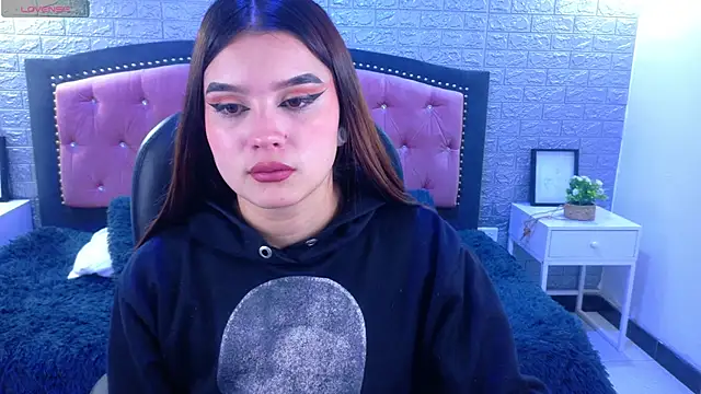 Natalie loffreda online show from 10-25-25, 02:44