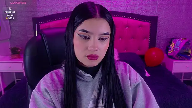 Natalie loffreda online show from 03-07-26, 03:13