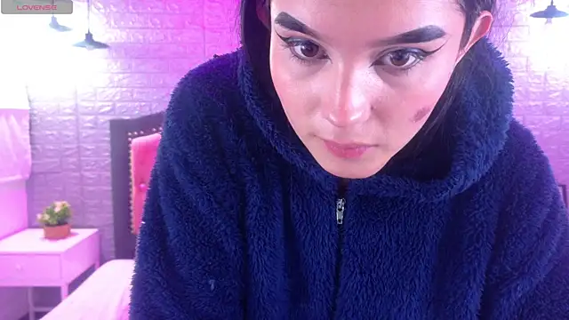 Natalie loffreda online show from 01-12-26, 03:35