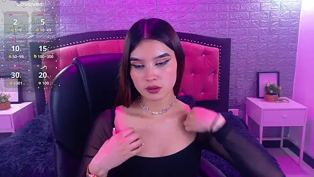 Natalie loffreda online show from 11-07-25, 03:22