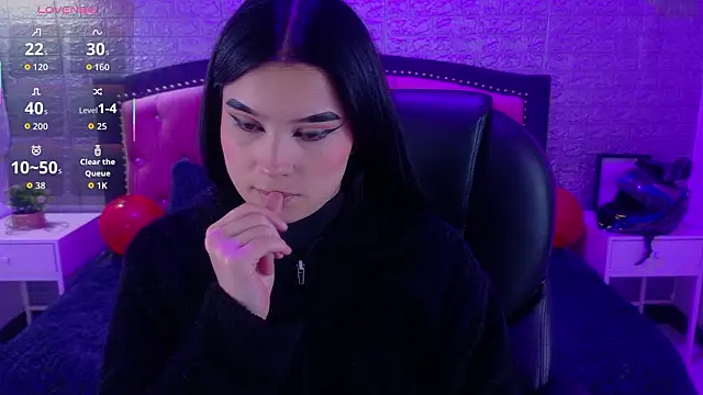 Natalie loffreda online show from 03-06-26, 03:01