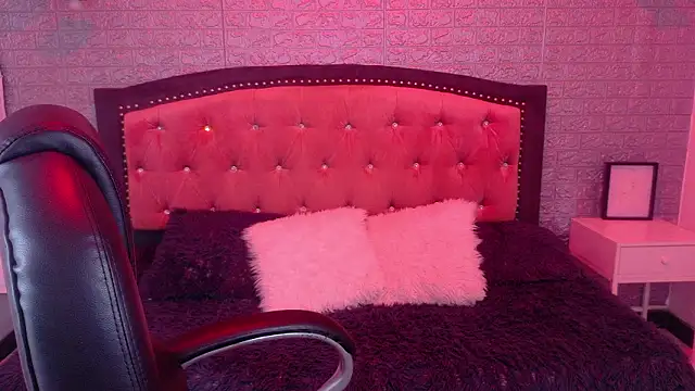 Natalie loffreda online show from 02-07-26, 03:03