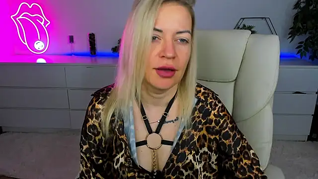 Anna Snows online show from 10-03-25, 05:42