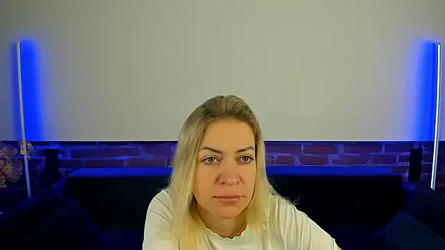 Anna Snows online show from 10-21-25, 05:29