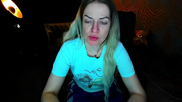Anna Snows online show from 05-30-26, 04:41