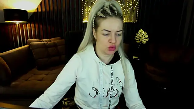 Anna Snows online show from 05-02-26, 05:23