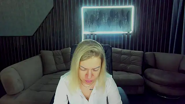 Anna Snows online show from 10-10-25, 05:52