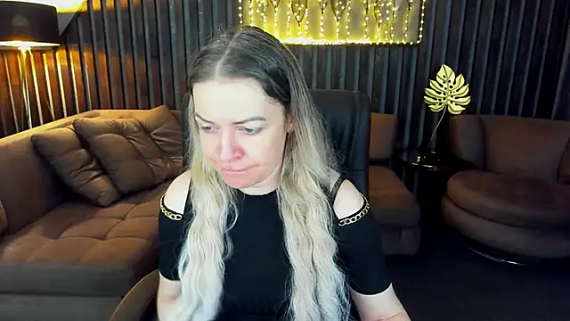 Anna Snows online show from 05-17-26, 05:29