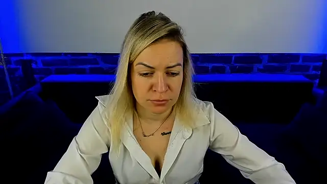 Anna Snows online show from 10-23-25, 05:39