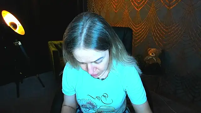Anna Snows online show from 05-29-26, 04:35