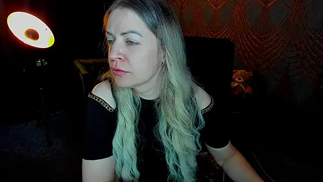 Anna Snows online show from 05-18-26, 05:34