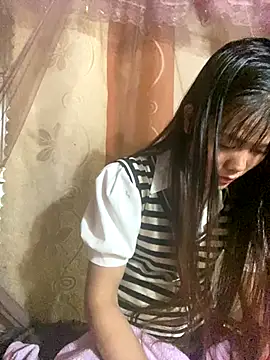 PhanHaa online show from 10-28-25, 01:10