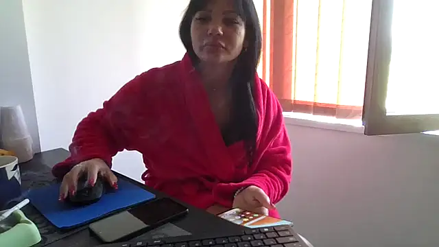 Snapshot of Ella_sweety00 chatting on 05-17-26, 01:11 Ella sweety00 online show from 05-17-26, 01:11