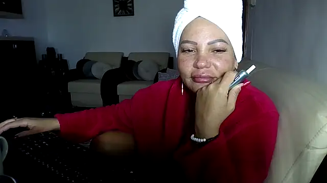 Snapshot of Ella_sweety00 chatting on 04-27-26, 10:35 Ella sweety00 online show from 04-27-26, 10:35