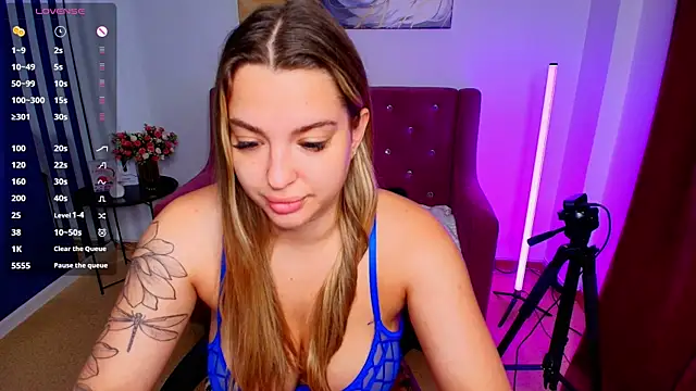 Emma  Ross online show from 07-10-26, 01:38
