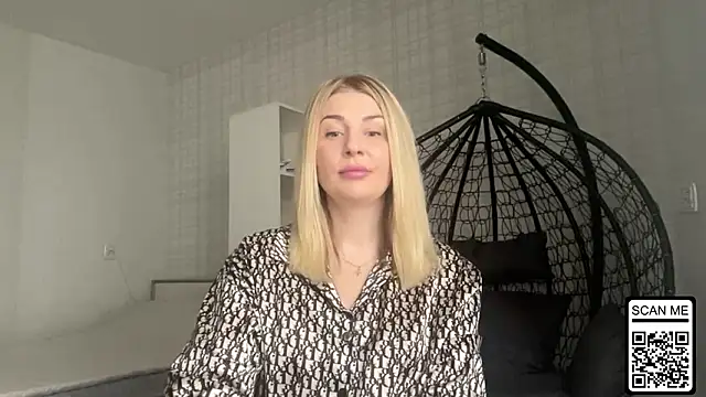 Blondie xoxoxo online show from 03-25-26, 11:09