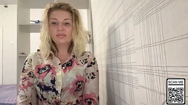 Blondie xoxoxo online show from 10-27-25, 08:37