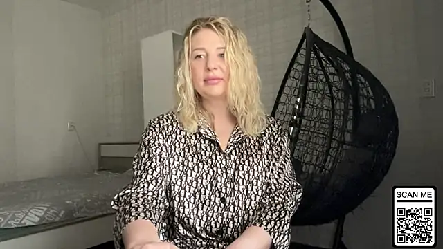 Blondie xoxoxo online show from 05-26-26, 11:41