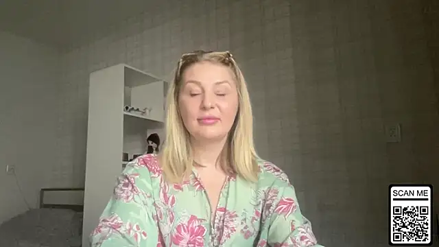 Blondie xoxoxo online show from 02-06-26, 01:29