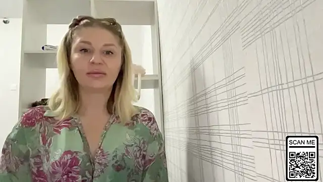 Blondie xoxoxo online show from 11-13-25, 06:39