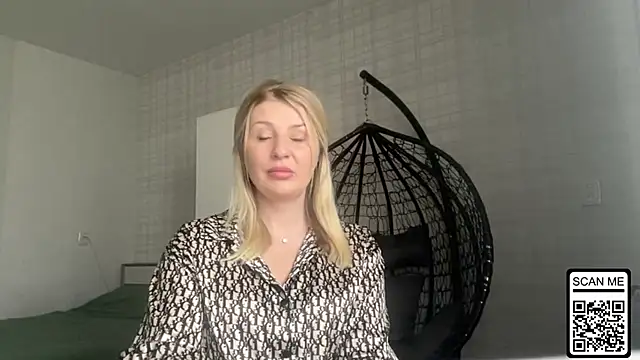 Blondie xoxoxo online show from 04-23-26, 01:57