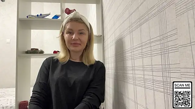 Blondie xoxoxo online show from 11-25-25, 02:50