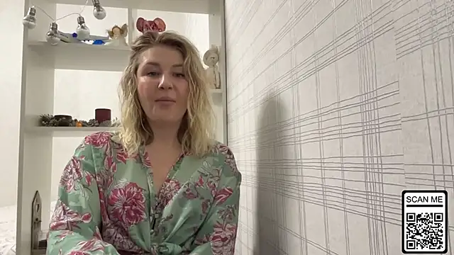 Blondie xoxoxo online show from 12-18-25, 07:13