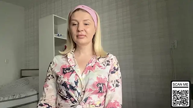 Blondie xoxoxo online show from 11-26-25, 08:36