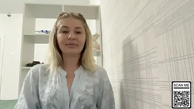 Blondie xoxoxo online show from 11-18-25, 12:41