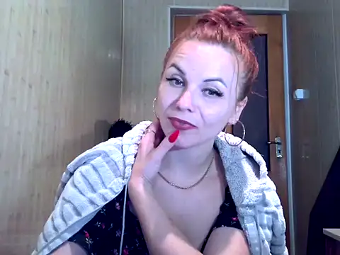 Kisa26311 online show from 09-30-25, 12:44