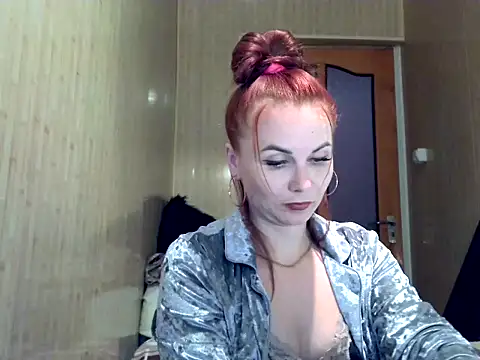 Kisa26311 online show from 10-15-25, 10:45