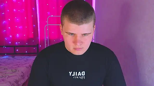 kittenmurr online show from 04-15-26, 09:37