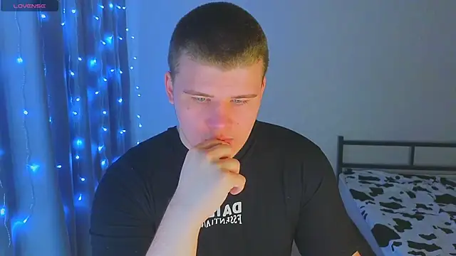 kittenmurr online show from 11-26-25, 03:39