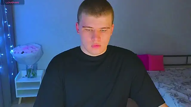 Snapshot of kittenmurr chatting on 10-20-25, 12:17 kittenmurr online show from 10-20-25, 12:17