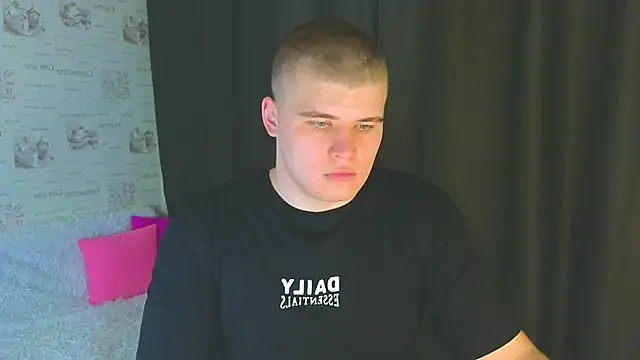 Snapshot of kittenmurr chatting on 09-20-25, 09:31 kittenmurr online show from 09-20-25, 09:31