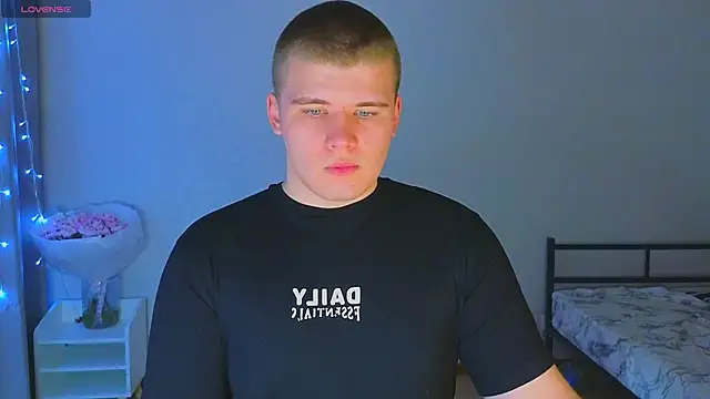 kittenmurr online show from 11-04-25, 09:40