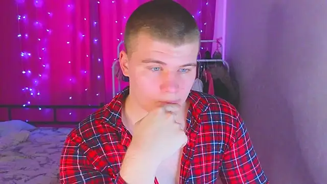 kittenmurr online show from 02-10-26, 06:12