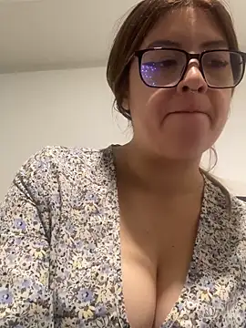 Snapshot of Blair_Bunnyy chatting on 09-10-25, 02:10 Blair Bunnyy online show from 09-10-25, 02:10