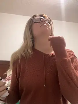 Blair Bunnyy online show from 11-16-25, 06:51