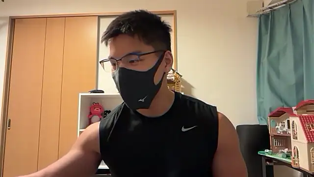 Snapshot of masucle216 chatting on 03-12-26, 02:43 masucle216 online show from 03-12-26, 02:43