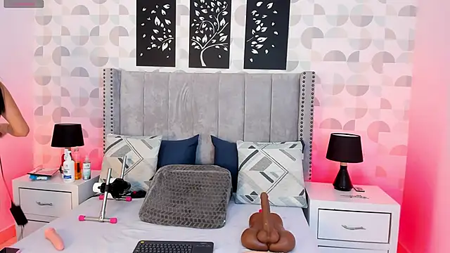 natasha moreno online show from 10-16-25, 12:24