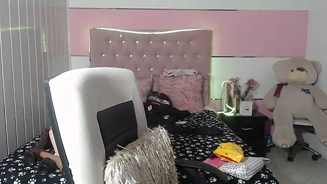 Snapshot of patty_squirt_ chatting on 03-16-25, 03:25 patty squirt online show from 03-16-25, 03:25