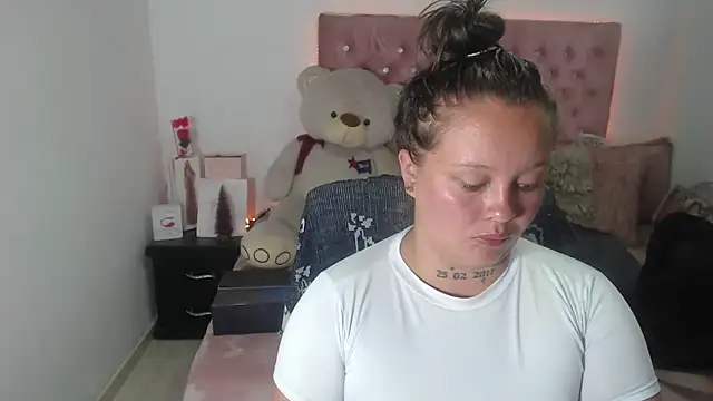 Snapshot of patty_squirt_ chatting on 10-04-25, 02:24 patty squirt online show from 10-04-25, 02:24