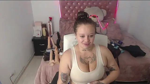 Snapshot of patty_squirt_ chatting on 06-27-26, 11:38 patty squirt online show from 06-27-26, 11:38