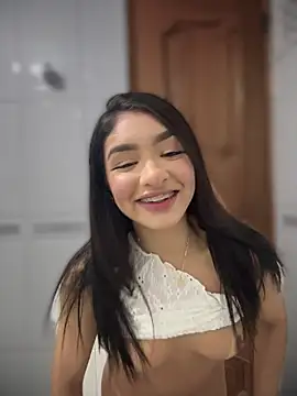 jenn fit online show from 12-23-25, 04:23