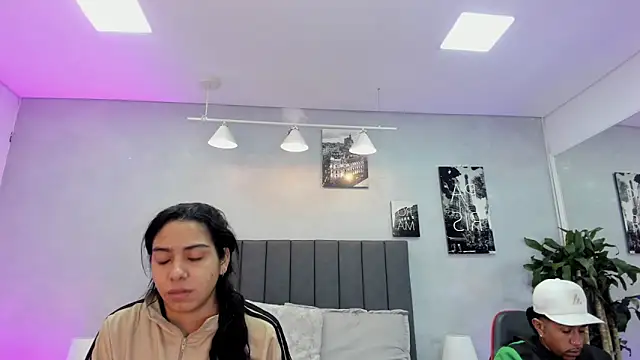 violet and myers online show from 11-04-25, 11:25