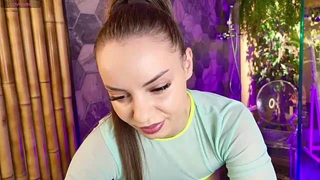 Snapshot of shes_rebel chatting on 10-09-25, 04:29 shes rebel online show from 10-09-25, 04:29