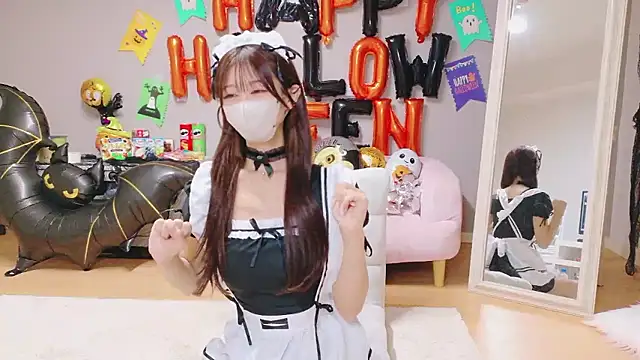 Yuna-ch online show from 10-25-25, 01:23