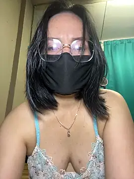 melyiaaa online show from 02-07-26, 03:42