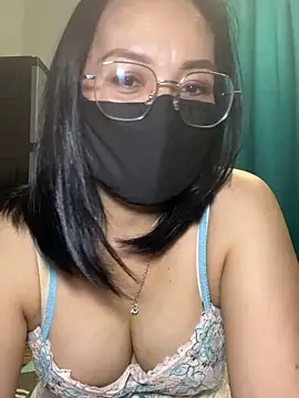 melyiaaa online show from 05-13-26, 02:24